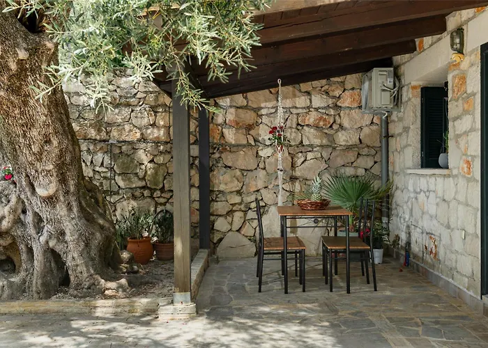 Orama Stone Apartments - Authentic Hospitality In A Historical Location, By Zantewize
