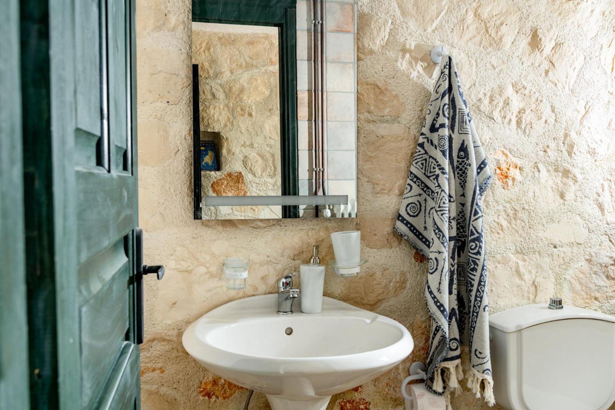 Apartment Orama Stone - Authentic Hospitality In A Historical Location, By Zantewize Zakynthos
