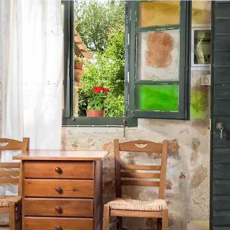 Orama Stone Apartments - Authentic Hospitality In A Historical Location, By Zantewize Room photo