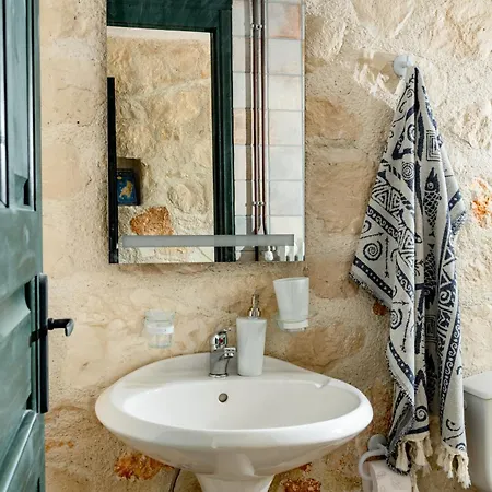 Orama Stone Apartments - Authentic Hospitality In A Historical Location, By Zantewize Room photo