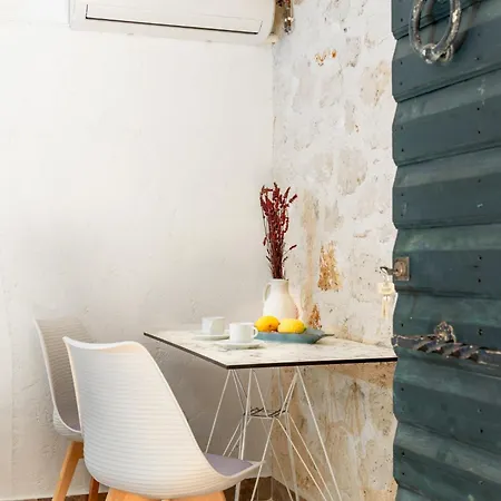Orama Stone Apartments - Authentic Hospitality In A Historical Location, By Zantewize Room photo