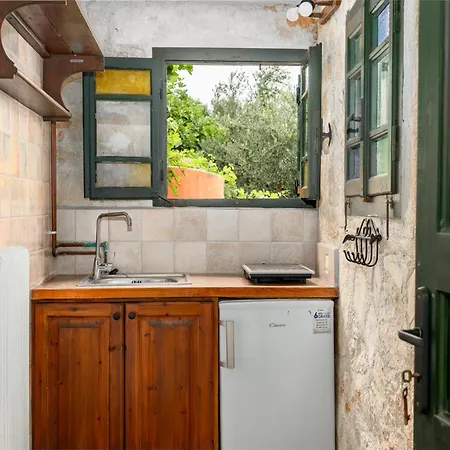 Orama Stone Apartments - Authentic Hospitality In A Historical Location, By Zantewize Room photo